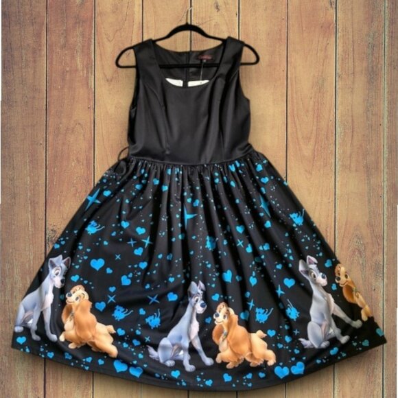 Dresses & Skirts - Womens rare Disney dog Lady and the Tramp print dress featuring Si &
Am size 12